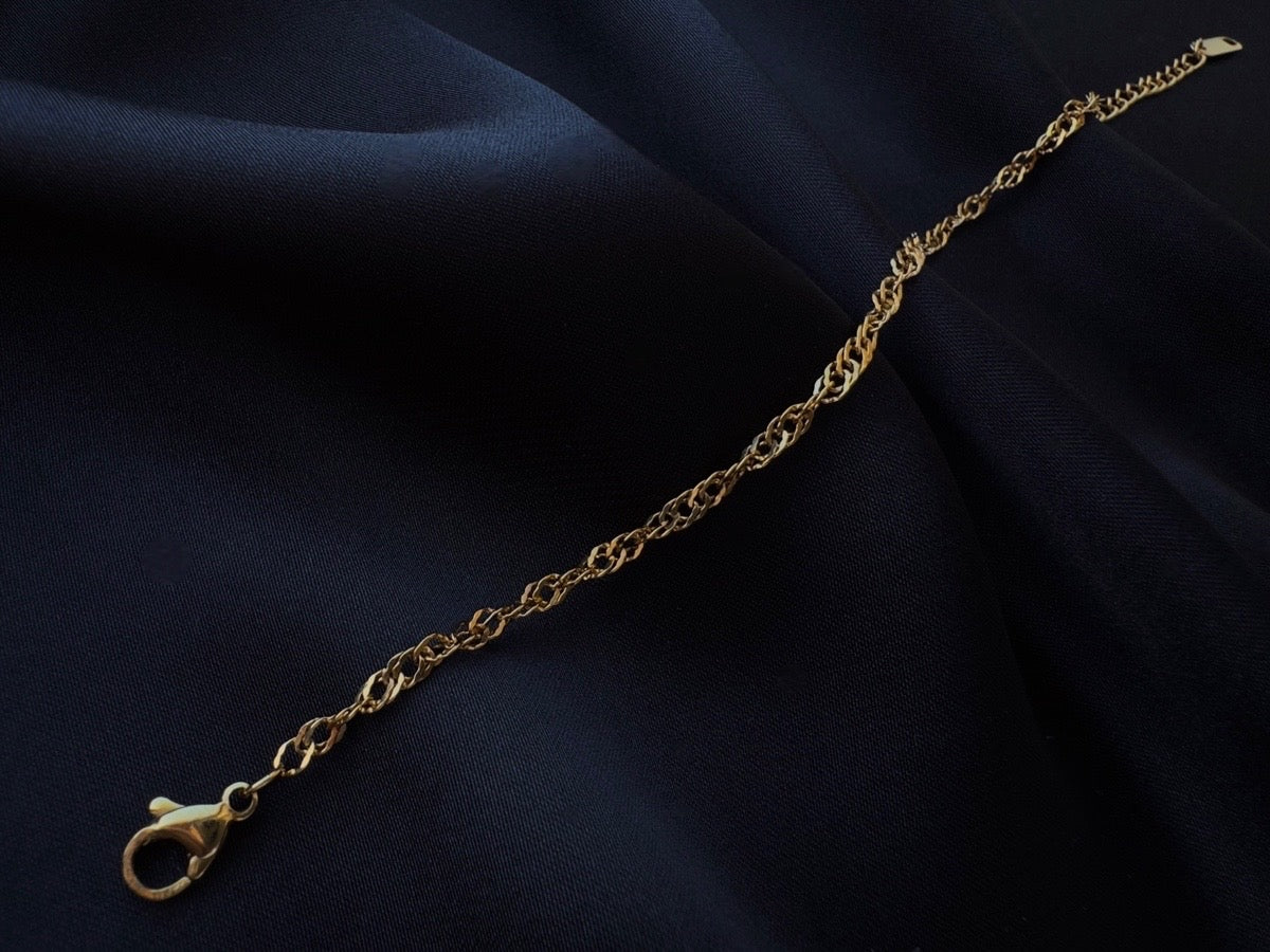 Dainty Chain 18k Gold Plated Bracelet